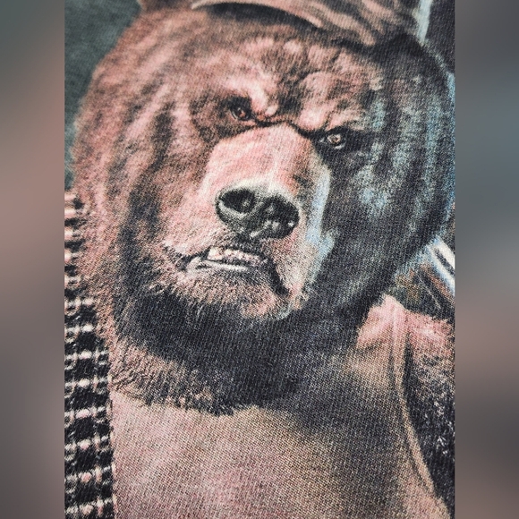 The Mountain Graphic Bear Print T-Shirt Green, sz MD - Picture 10 of 12